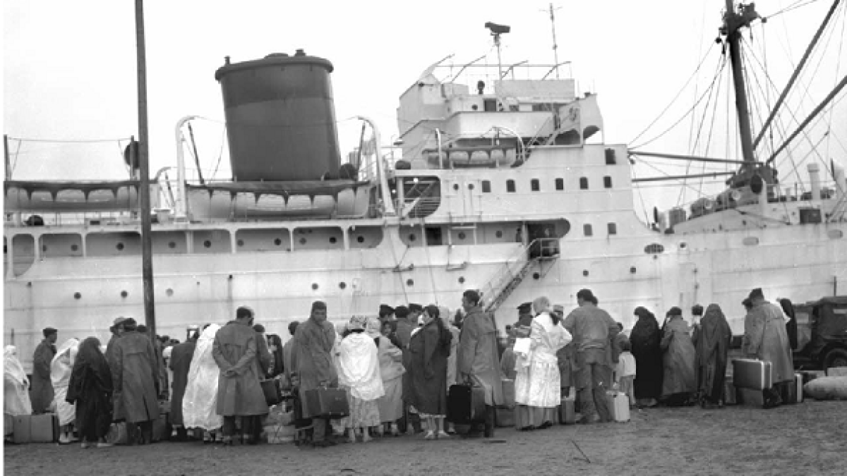 Départ des réfugiés harkis de Bône, novembre 1962 Départ des réfugiés harkis de Bône, novembre 1962